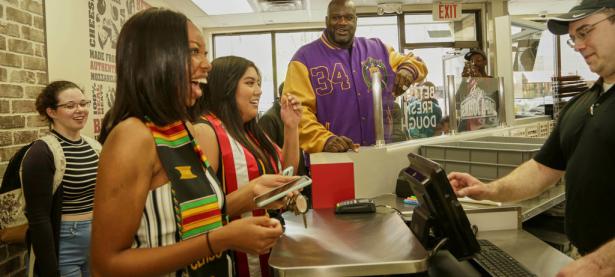 MKSPORTS-上海久事训练开放日；赛前迎来里程碑引欢呼；欧超杯在即；高层口径保持一致的简单介绍