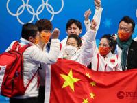 MK体育-关于JackeyLove回归赛场，比分优势明显首场状态亮眼，雄鹿观众沸腾！的信息