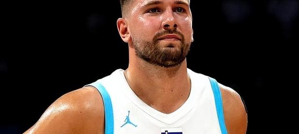 MK体育-东契奇在美国队比赛中高光表现，关键助攻引发热议！的简单介绍