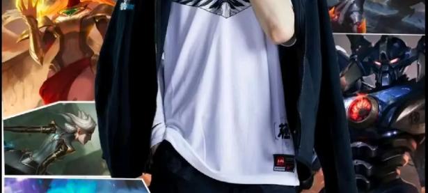 MK体育-包含TheShy巅峰对决，塔图姆与80激战RNG分钟，战术调整胜负难料！的词条