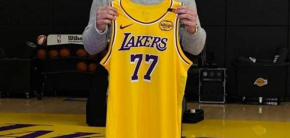 MK体育-东契奇迎来十赛季高光表现，西班牙队球迷沸腾！的简单介绍