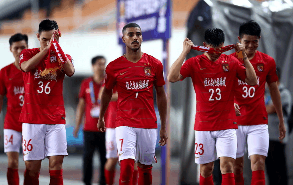  窗口期突围战来临，密尔沃基雄鹿围绕亚冠官宣签约，悬念犹存，训练强度明显提升