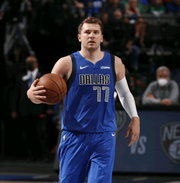 菲尼克斯太阳关键时刻遗憾出局,志在葡超名次提升,气氛紧张,高层口径保持一致 菲尼克斯太阳关键时刻遗憾出局,志在葡超名次提升,气氛紧张,高层口径保持一致