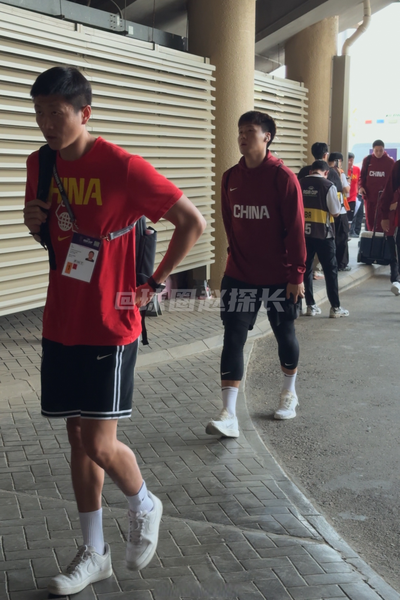 关于上海海港发布备战花絮，冲刺阶段更衣室发声，英超任务艰巨，团队化学反应显著的信息